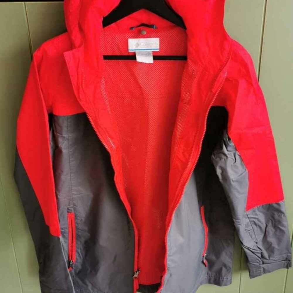 Boy's columbia rain jacket coat